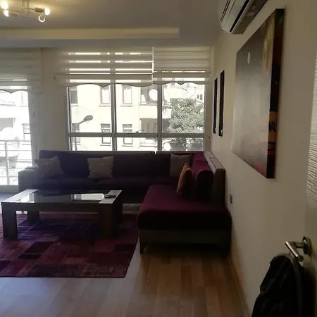 Sehir Merkezinde 1+1 Lueks Daire 公寓 *
